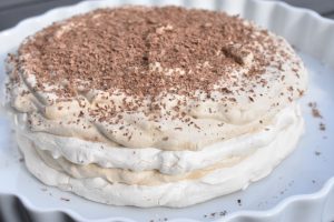 Lagkage med marengs forårslagkage opskrift