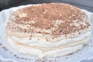 Lagkage med marengs forårslagkage opskrift