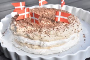 Lagkage med marengs forårslagkage opskrift