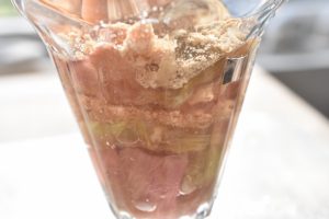 Rabarbertrifli med makroner - nem dessert
