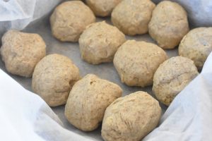 Hveder med kærnemælk og rugmel opskrift 