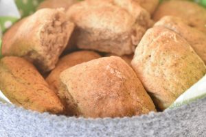 Hveder med kærnemælk og rugmel opskrift 