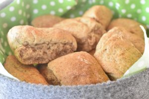 Hveder med kærnemælk og rugmel opskrift 