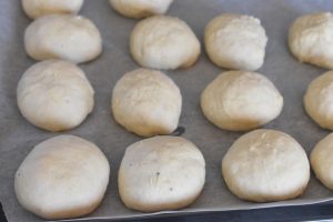 Kærnemælksboller - boller med kærnemælk