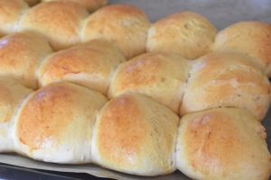 Kærnemælksboller - boller med kærnemælk