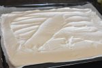 Marengsroulade med rabarber flødeskum