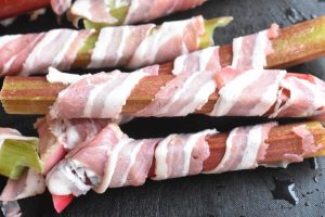 Rabarber med bacon opskrift til grill eller ovn