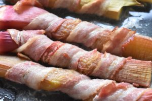 Rabarber med bacon opskrift til grill eller ovn