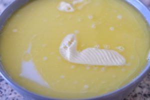 Pull apart hvidløgsbrød - opskrift på madbrød