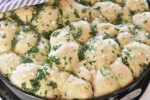 Pull apart hvidløgsbrød - opskrift på madbrød