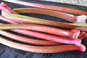 Makronkage med rabarber nem kage opskrift