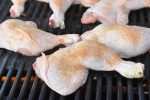 Kylling på grill - opskrift på grillede kyllingelår