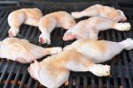 Kylling på grill - opskrift på grillede kyllingelår