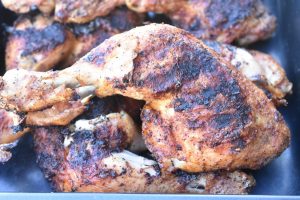 Kyllingelår på grill - opskrift på grillet kylling