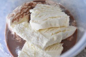 Milkshake med is & kakaomælk - nem opskrift