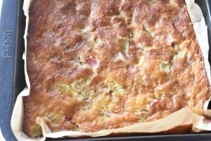 Kokoskage med rabarber nem lækker opskrift 