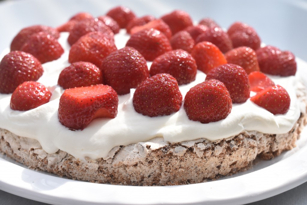 Tuc kage - opskrift med nødder og chokolade