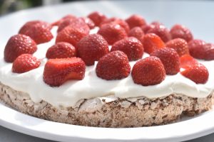 Tuc kage - opskrift med nødder og chokolade