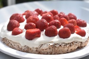 Tuc kage - opskrift med nødder og chokolade