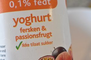 Koldhævede boller med yoghurt - havregrynsboller