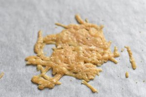 DSC_2606 • nogetiovnenstaging.com Parmesanchips opskrift - chips af parmesan