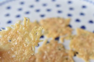DSC_2611 • nogetiovnenstaging.com Parmesanchips opskrift - chips af parmesan