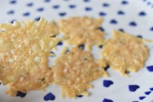 DSC_2615 • nogetiovnenstaging.com Parmesanchips opskrift - chips af parmesan