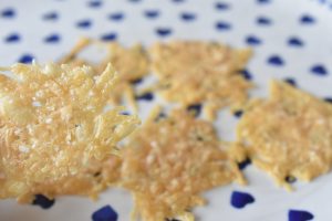 DSC_2616 • nogetiovnenstaging.com Parmesanchips opskrift - chips af parmesan