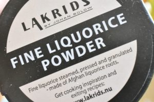 Lakridskage med lakridssirup - nem opskrift