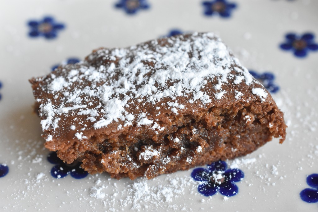 Lakridskage med lakridssirup - nem opskrift