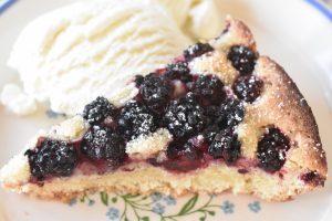 Brombærkage - god nem kage med brombær