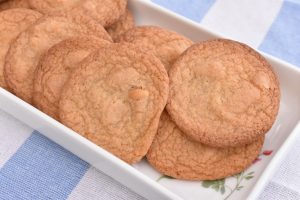 Hurtige småkager med peanuts og æggeblommer