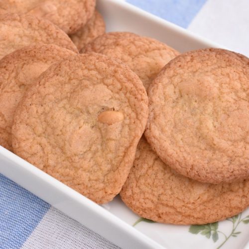 Hurtige småkager med peanuts og æggeblommer