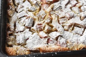 Clafoutis med rabarber - nem rabarberclafoutis