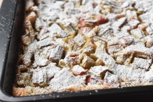 Clafoutis med rabarber - nem rabarberclafoutis