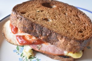 Toast - parisertoast med ost og skinke i ovn