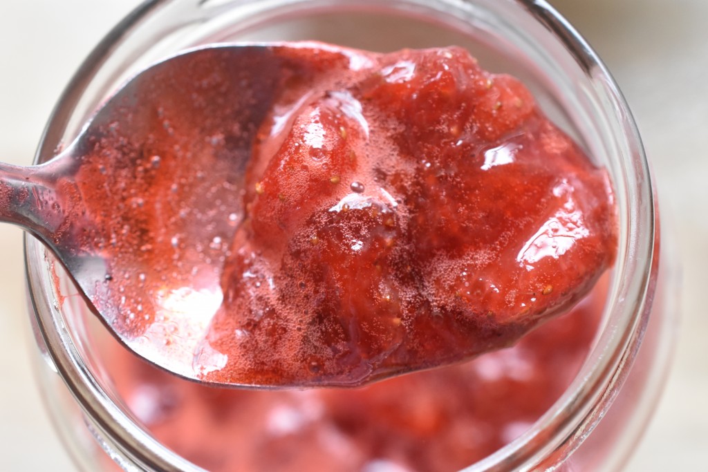 DSC_2687 • nogetiovnen.dk Jordbærkompot til skyr og dessert nem opskrift