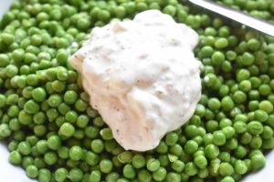 Ærtesalat med flødeost - nem hurtig salat