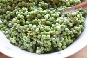 Ærtesalat med flødeost - nem hurtig salat
