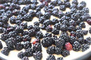 Brombærkage - god nem kage med brombær