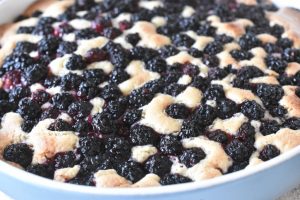 Brombærkage - god nem kage med brombær