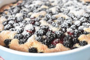 Brombærkage - god nem kage med brombær