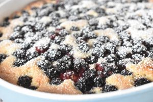 Brombærkage - god nem kage med brombær