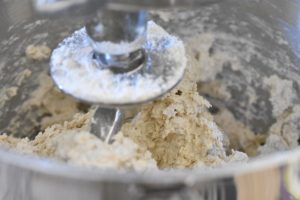 Boller uden gær - grove scones med tykmælk