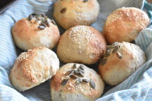 Boller uden gær - grove scones med tykmælk