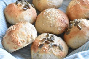 Boller uden gær - grove scones med tykmælk