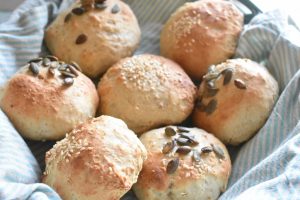 Boller uden gær - grove scones med tykmælk