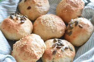 Boller uden gær - grove scones med tykmælk