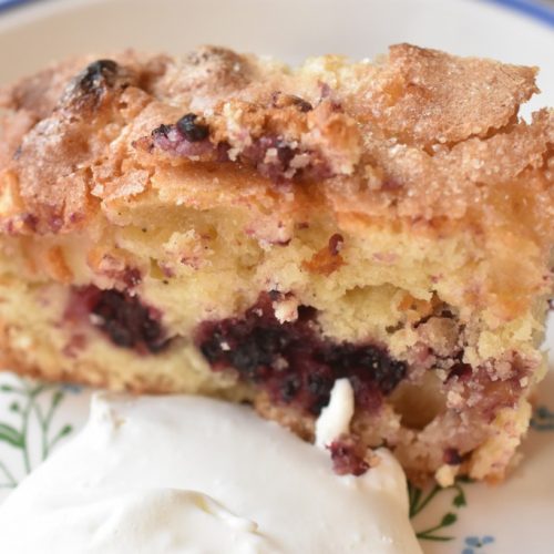 Brombærkage med æbler & marcipan opskrift