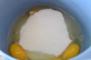 Makronmuffins med brombær - makronkager